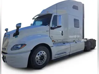 2022 International LT625