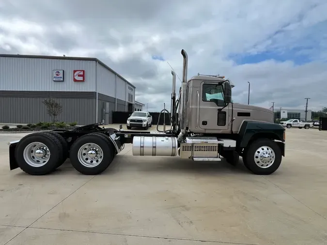 2020 MACK PI64T