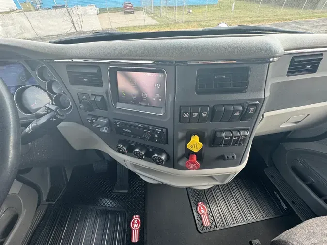 2022 Peterbilt 579