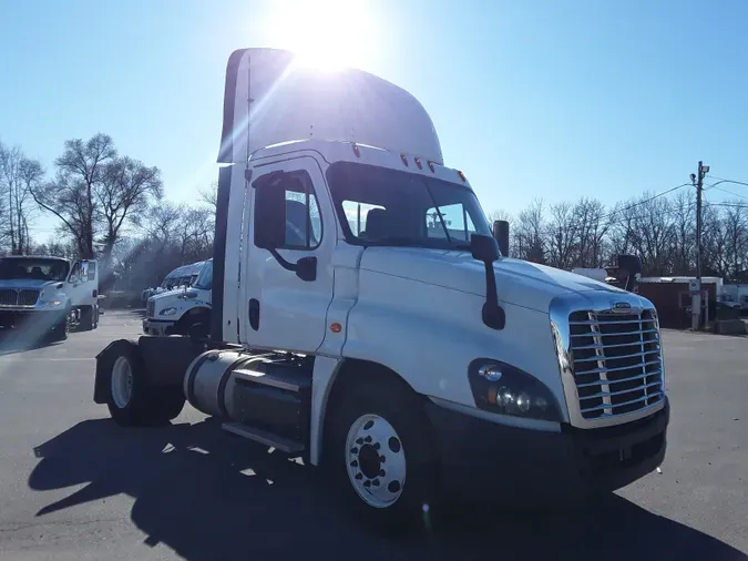 2018 FREIGHTLINER/MERCEDES CASCADIA 125