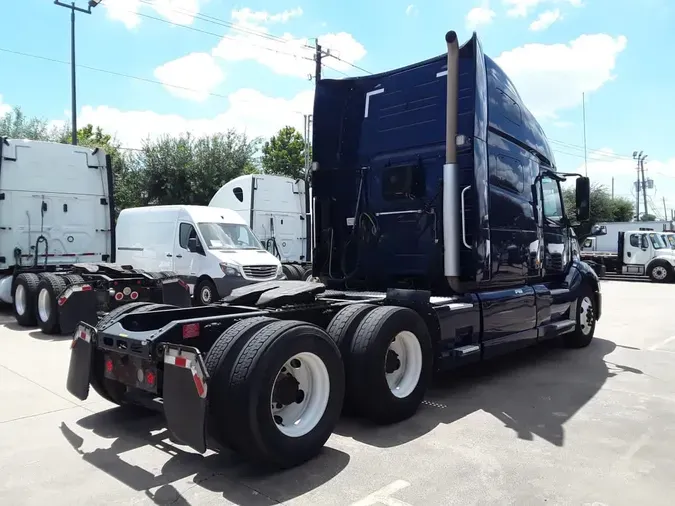 2019 VOLVO VNL64T 670