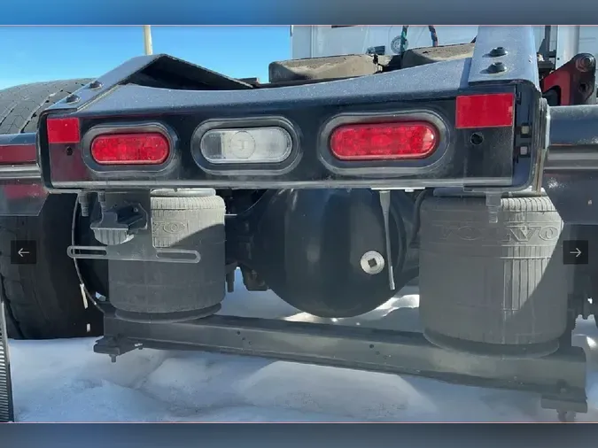 2025 VOLVO VNL64T7400d2e266a36b764f7e701d97779ba5c52