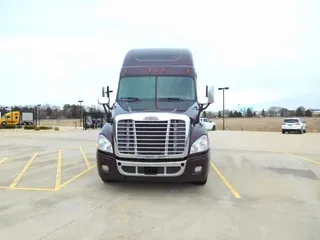 2016 Freightliner Cascadia 125