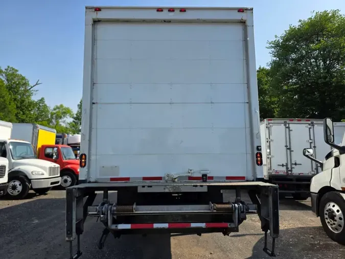 2018 FREIGHTLINER M2 106