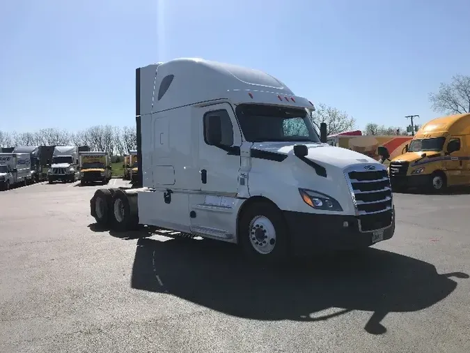 2020 Freightliner T12664ST0d2fb6af3c18b6fb83e8d6355d0da21f