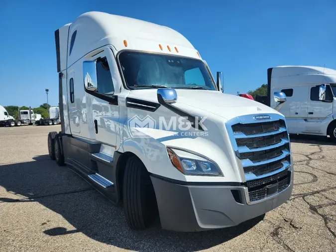 2020 FREIGHTLINER Cascadia 126