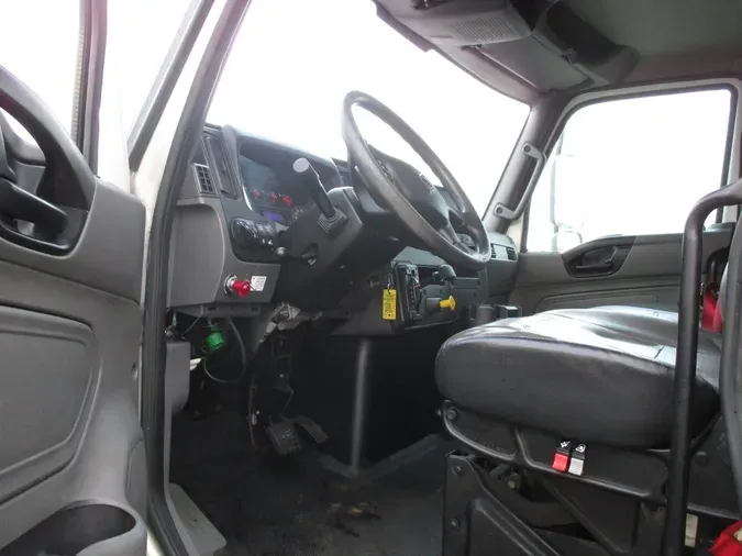 2020 INTERNATIONAL MV-607