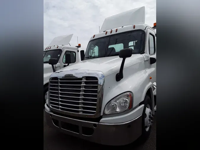 2016 FREIGHTLINER/MERCEDES CASCADIA 125