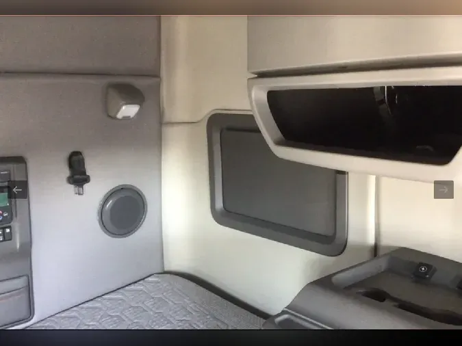 2024 VOLVO VNL64T760