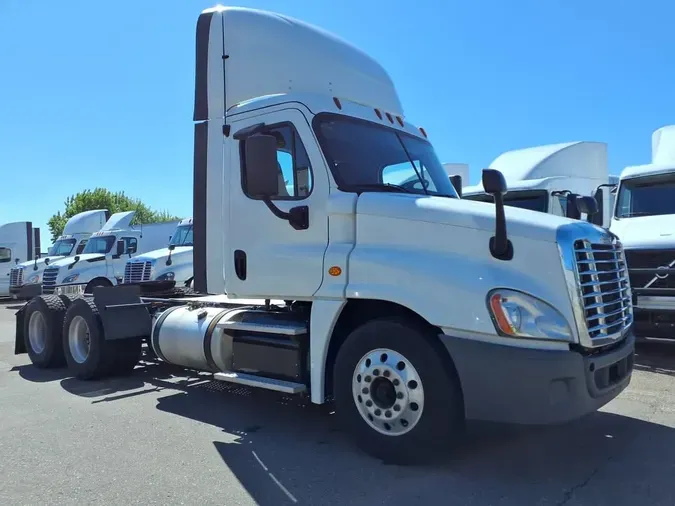 2018 FREIGHTLINER CASCADIA 125