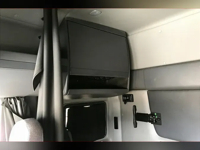 2023 INT LT625 6x4