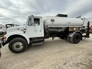 2001 INTERNATIONAL 4700