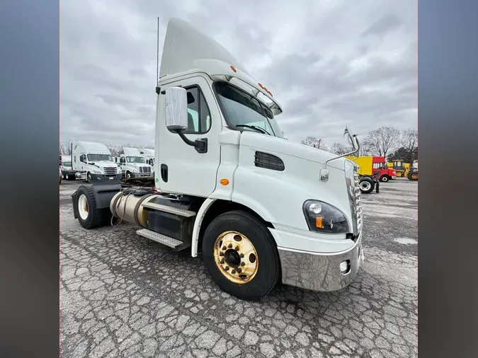 2018 FREIGHTLINER/MERCEDES CASCADIA 113