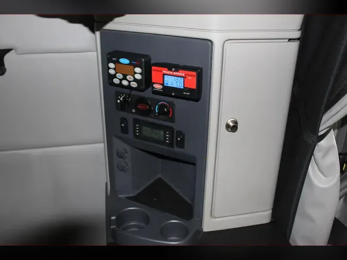 2023 Peterbilt 579
