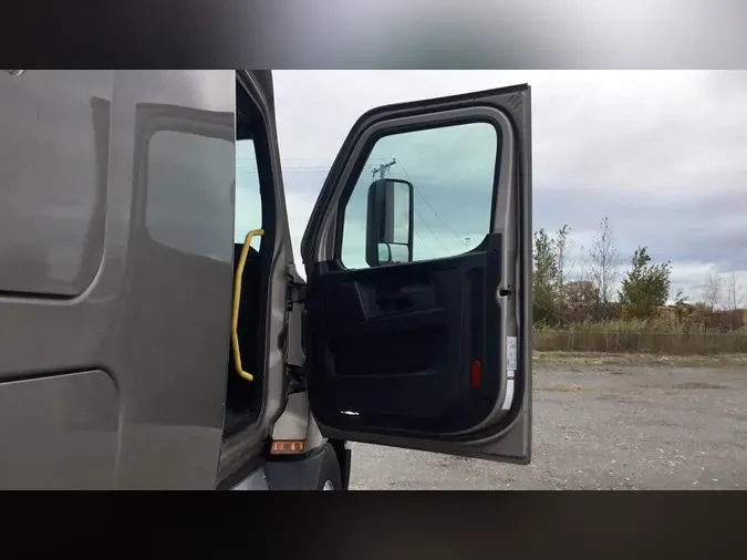 2024 Freightliner Cascadia 126