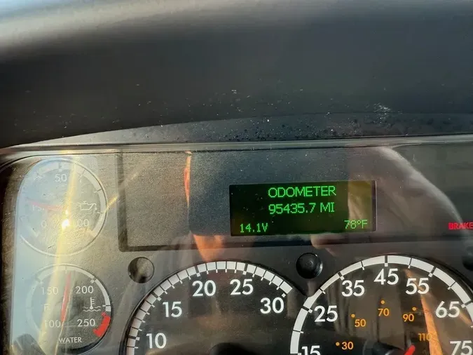2019 Freightliner M2 106