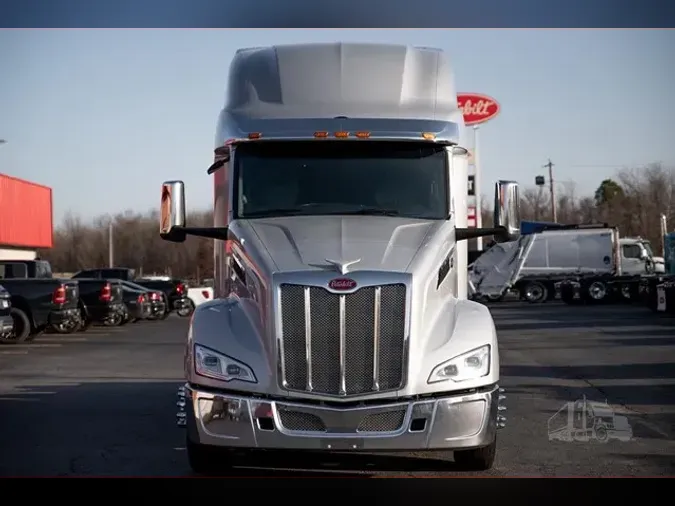 2023 PETERBILT 579