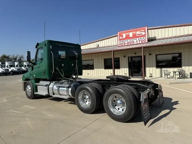 2019 FREIGHTLINER CASCADIA 126