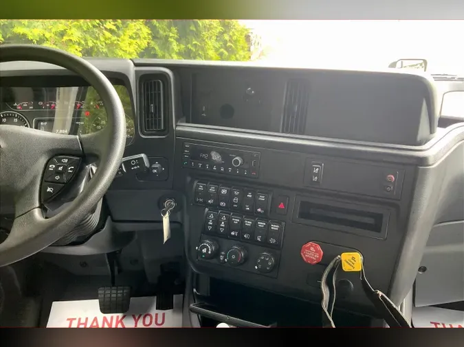 2022 INT LT625 6x4