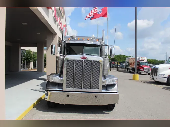 2023 Peterbilt 389