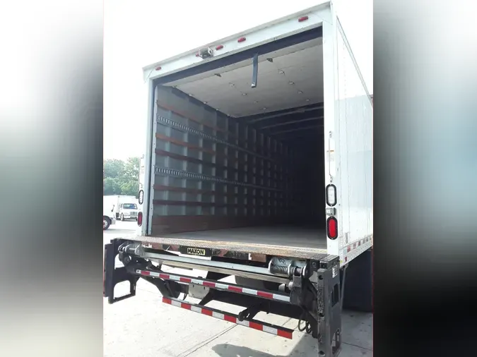 2016 FREIGHTLINER M2 106