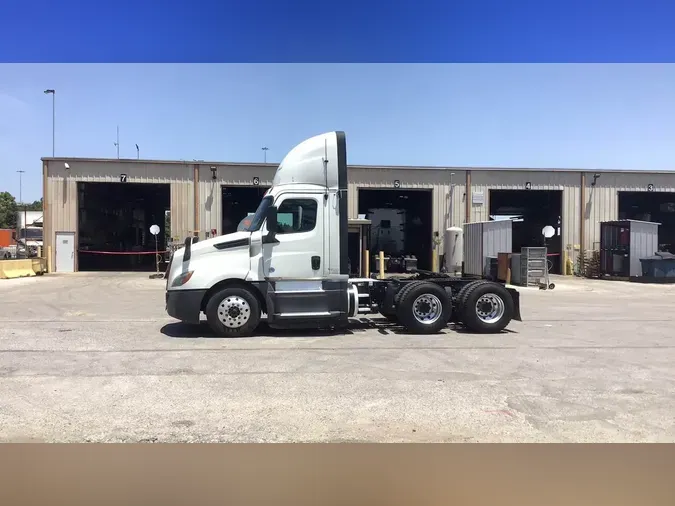 2019 Freightliner Cascadia 126
