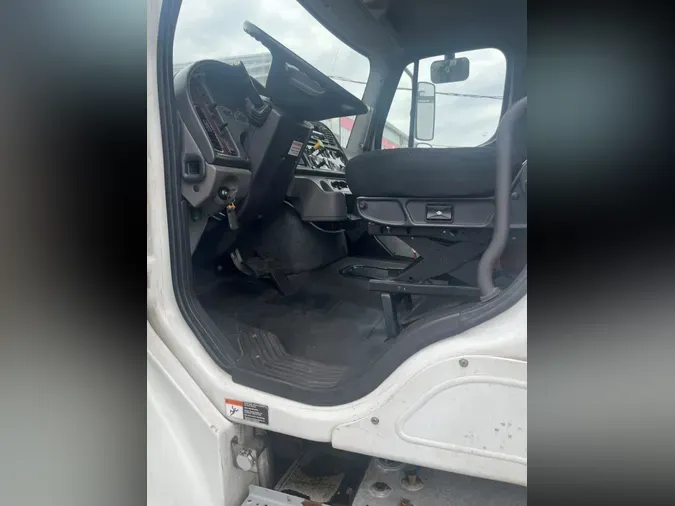 2020 FREIGHTLINER/MERCEDES M2 106