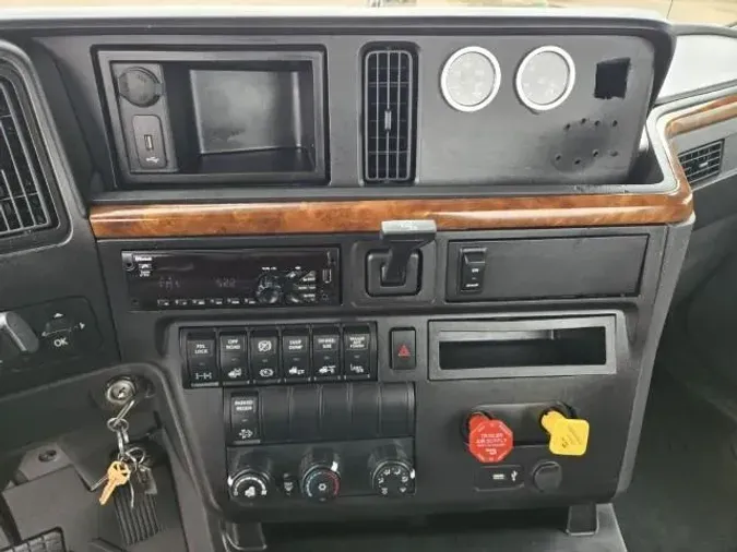 2019 International LT625