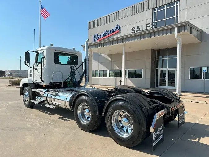 2019 MACK AN64T