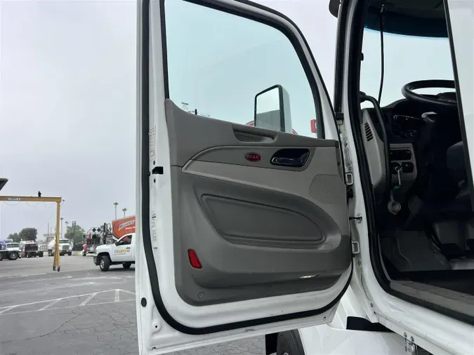 2020 Peterbilt 567