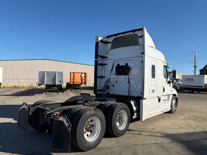 2017 FREIGHTLINER/MERCEDES CASCADIA 125