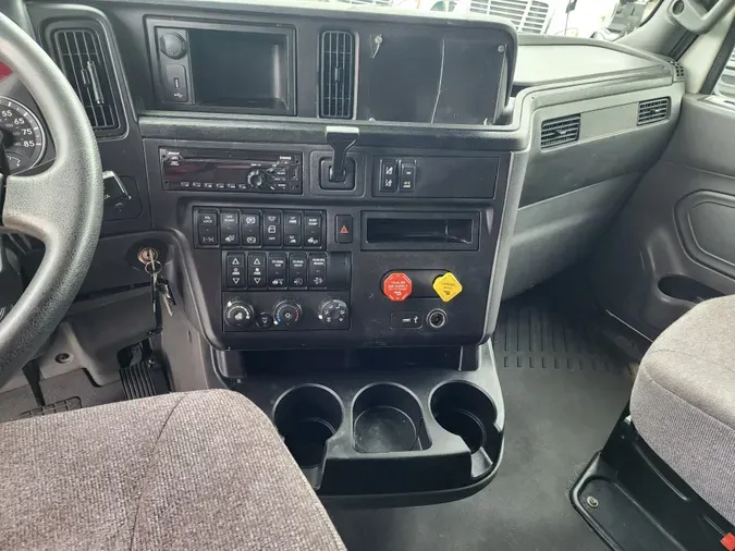 2019 NAVISTAR INTERNATIONAL LT625 SLPR CAB