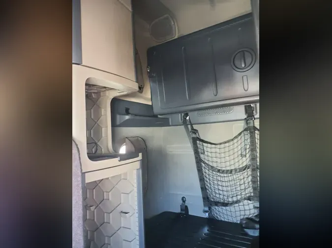 2020 FREIGHTLINER/MERCEDES CASCADIA 125