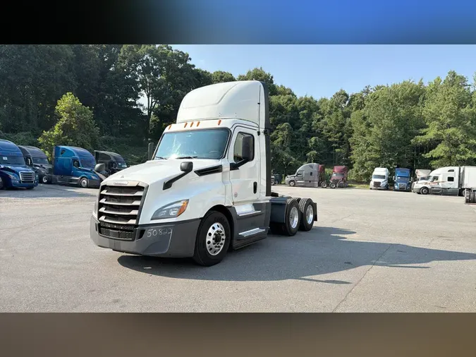 2020 Freightliner Cascadia 126