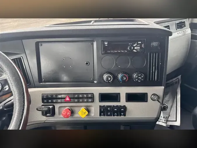 2021 FREIGHTLINER CA126