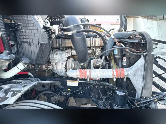 2021 Freightliner Cascadia 126