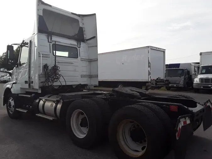 2018 VOLVO VNL64TRACTOR