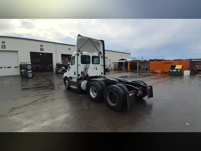 2019 Freightliner Cascadia 126
