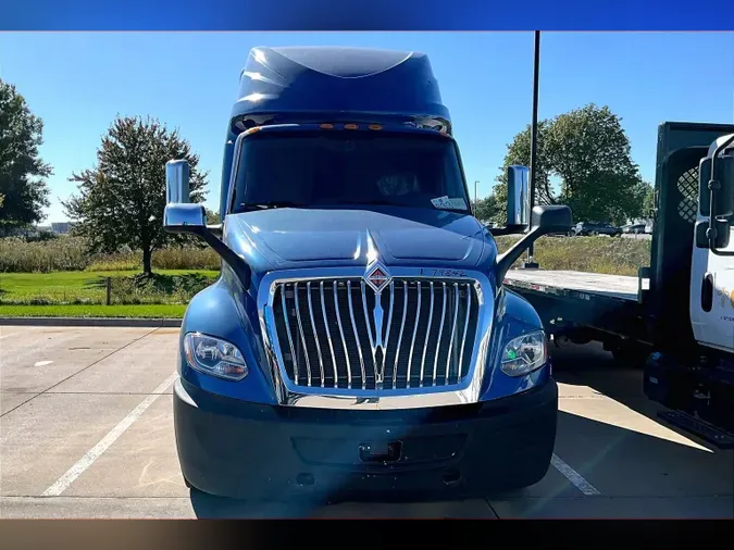 2022 INT LT625 6x4