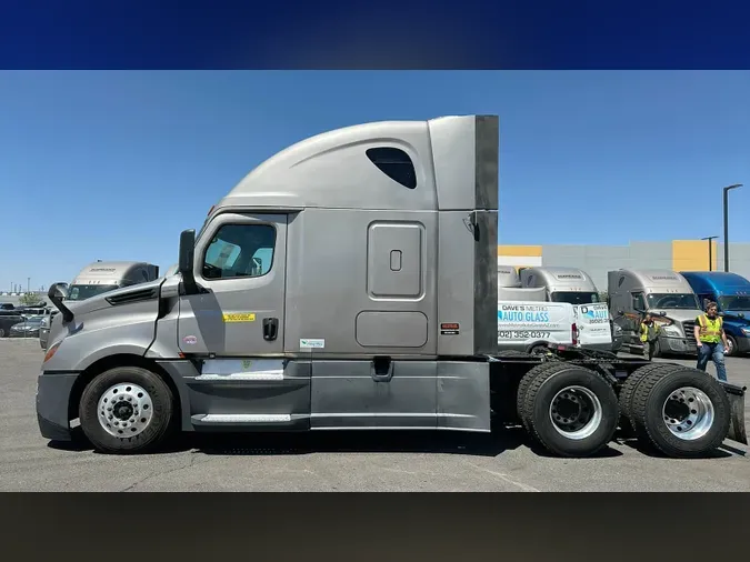 2020 Freightliner Cascadia