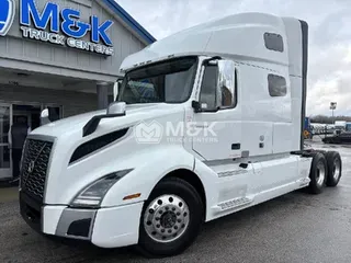 2020 VOLVO VNL64T760