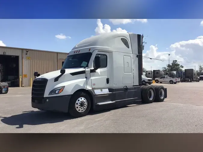 2022 Freightliner Cascadia 126