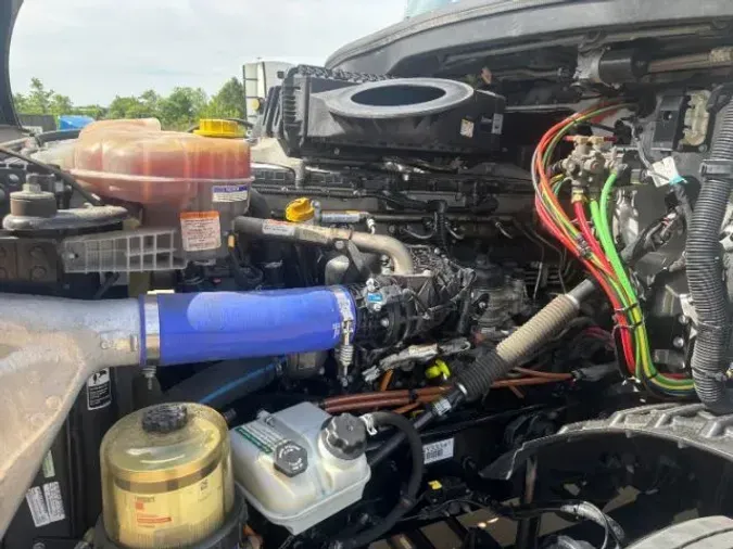 2022 Freightliner Cascadia 1260d81524f04eeced6db36bf55eb3d82cb