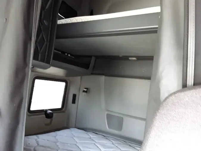 2019 NAVISTAR INTERNATIONAL LT625 SLPR CAB