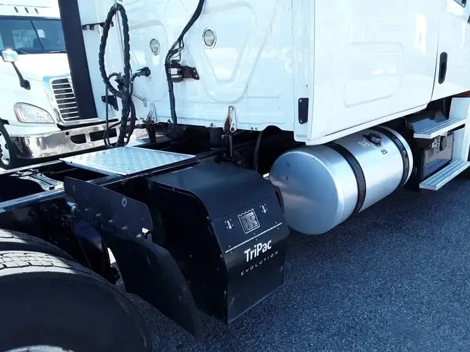 2018 FREIGHTLINER CASCADIA0d82edf9655ac394c0b800e813308e8e