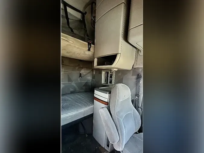 2006 VOLVO VNL64T670