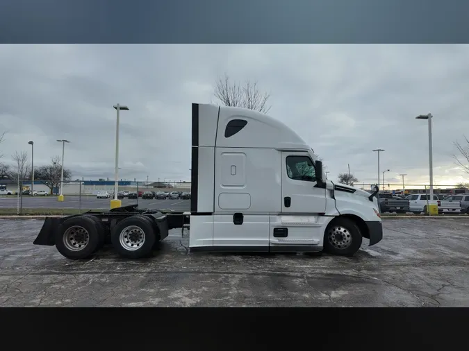 2022 FREIGHTLINER CASCADIA 126