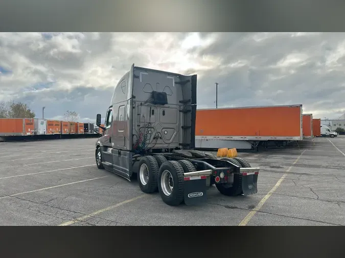 2023 Freightliner Cascadia 126