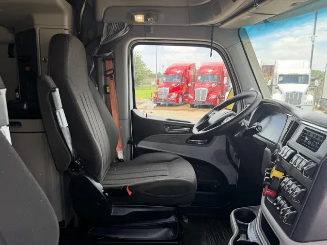 2022 Peterbilt 579