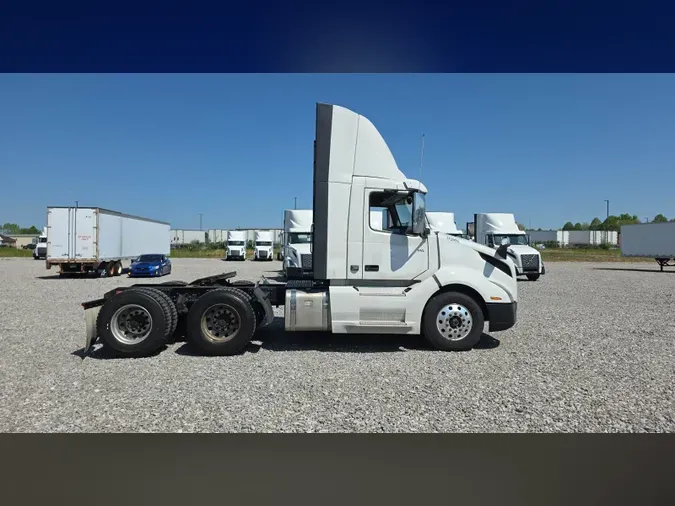 2020 Volvo VNL300